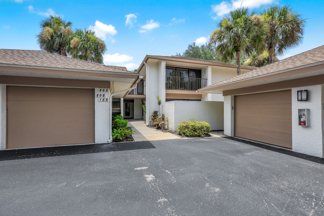 537 Lake Louise Cir #203, Naples, FL 34110