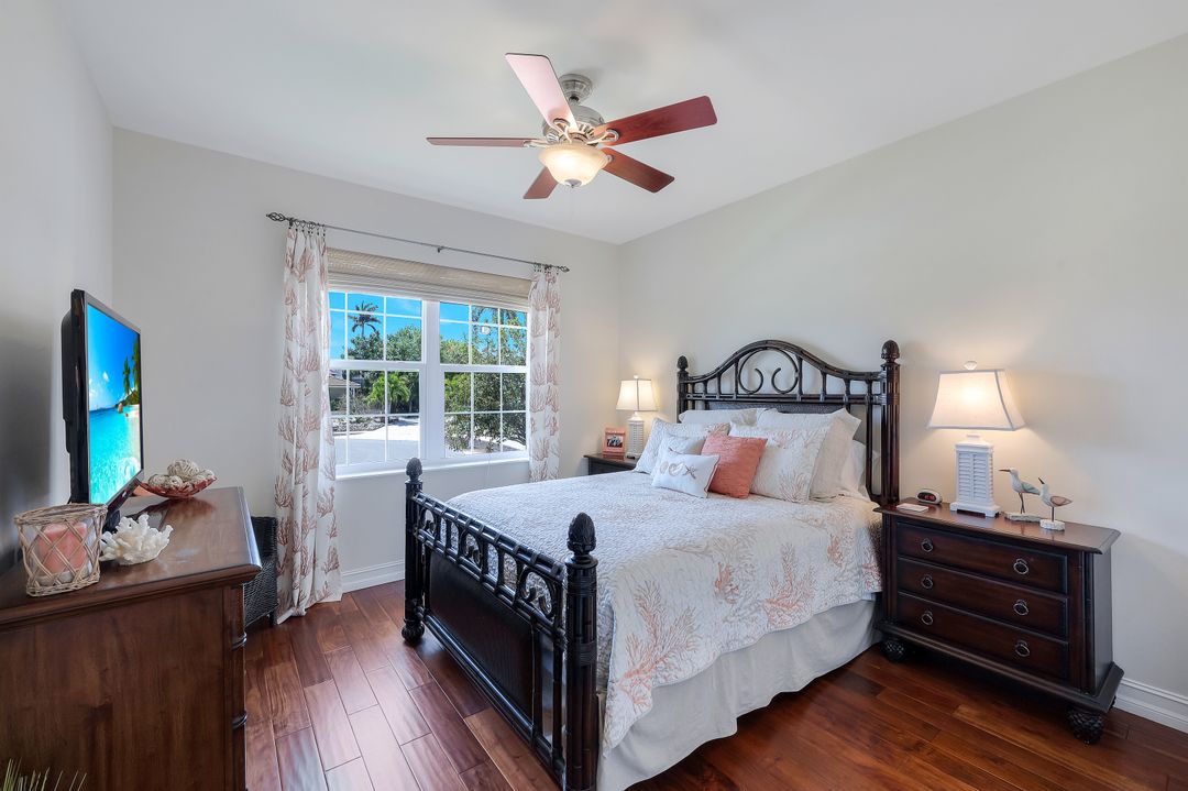 910 Montego Ct, Marco Island, FL 34145