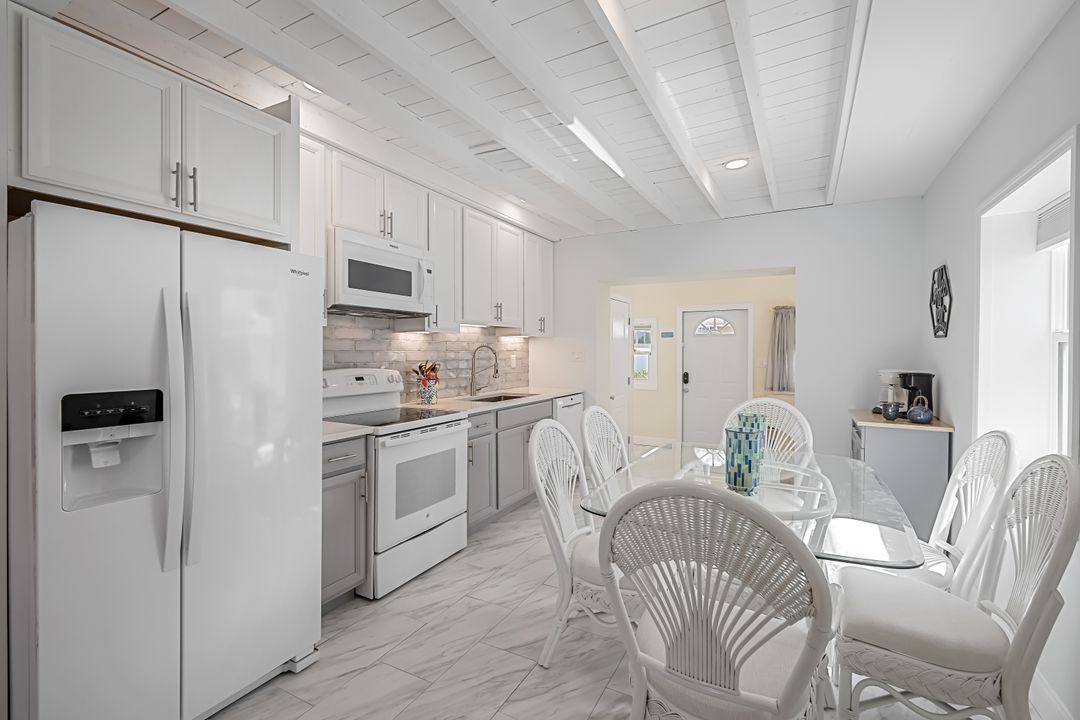 603 108th Ave N, Naples, FL 34108