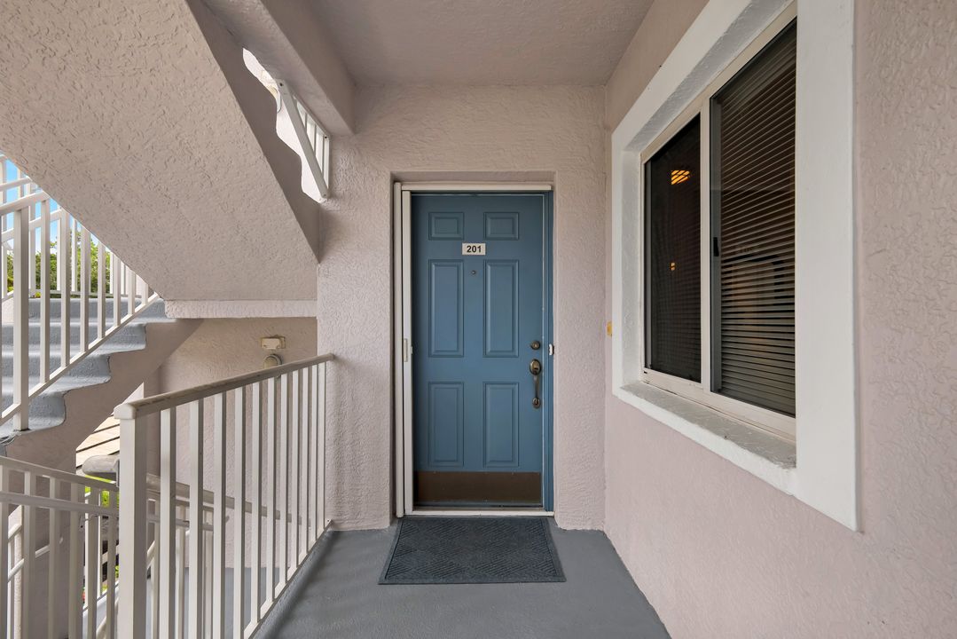 7822 Great Heron Way #201, Naples, FL 34104