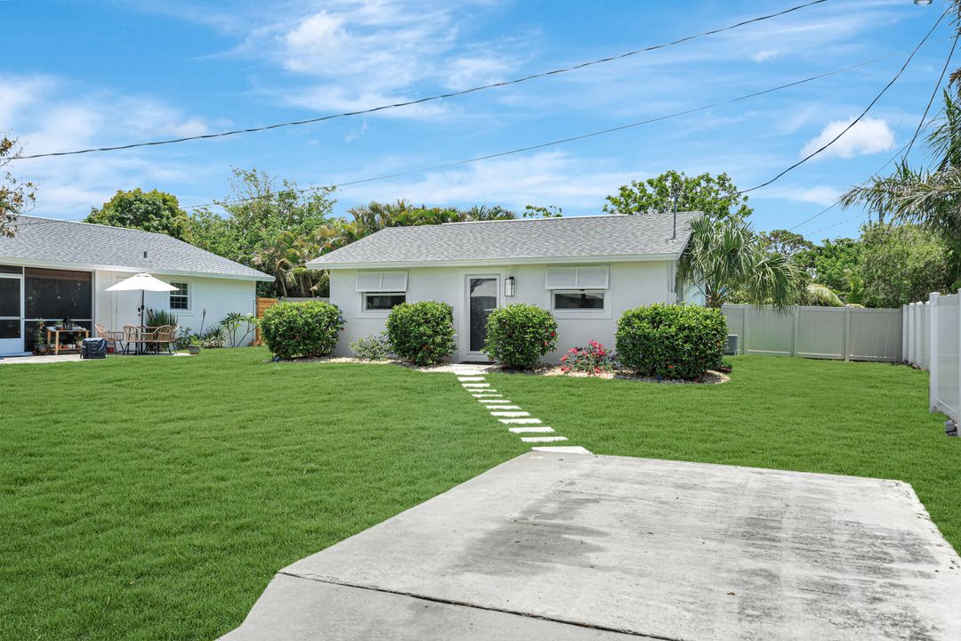 600 98th Ave N #B, Naples, FL 34108