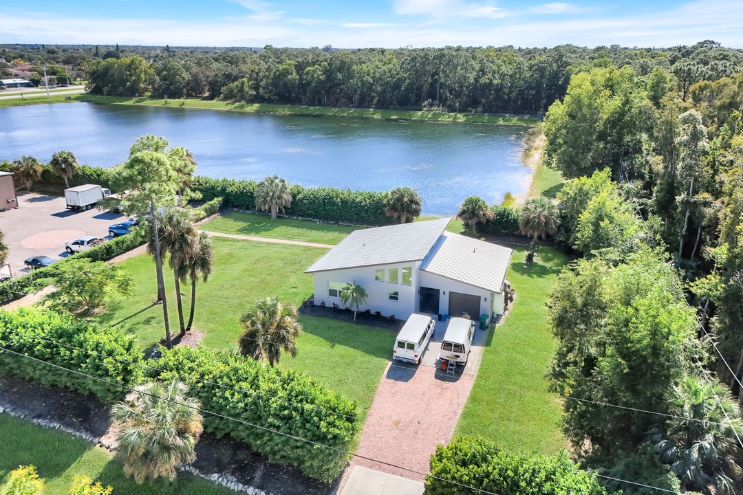 5630 Copper Leaf Ln, Naples, FL 34116