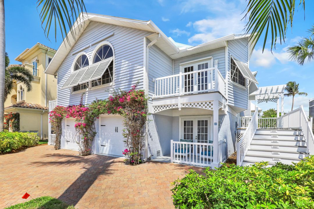 437 Tradewinds Ave, Naples, FL 34108
