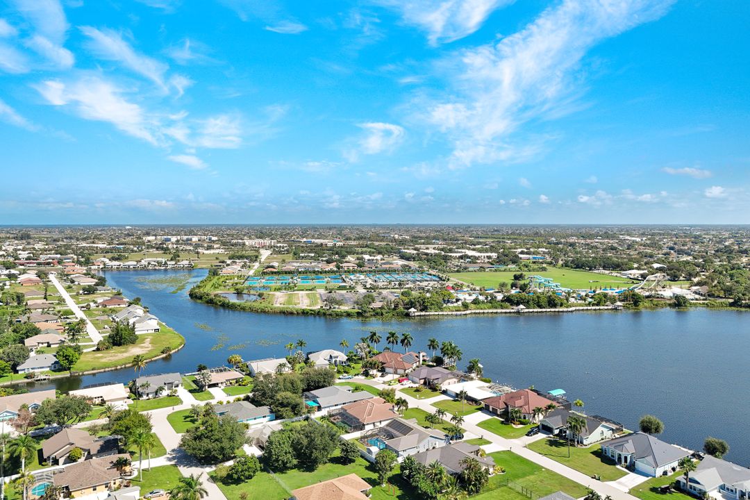 809 SW 2nd Ave, Cape Coral, FL 33991