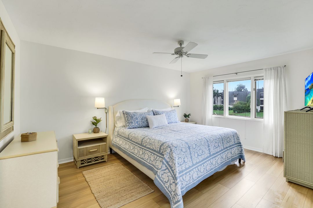 1641 Spoonbill Ln #B, Naples, FL 34105