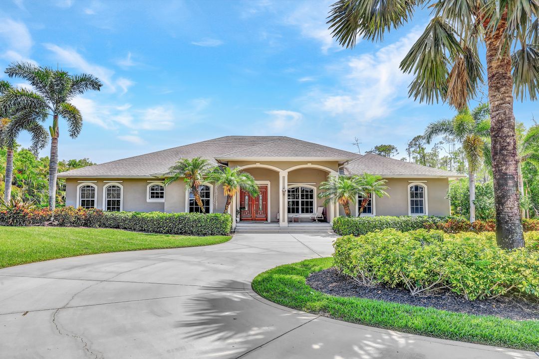 5743 Cope Ln, Naples, FL 34112