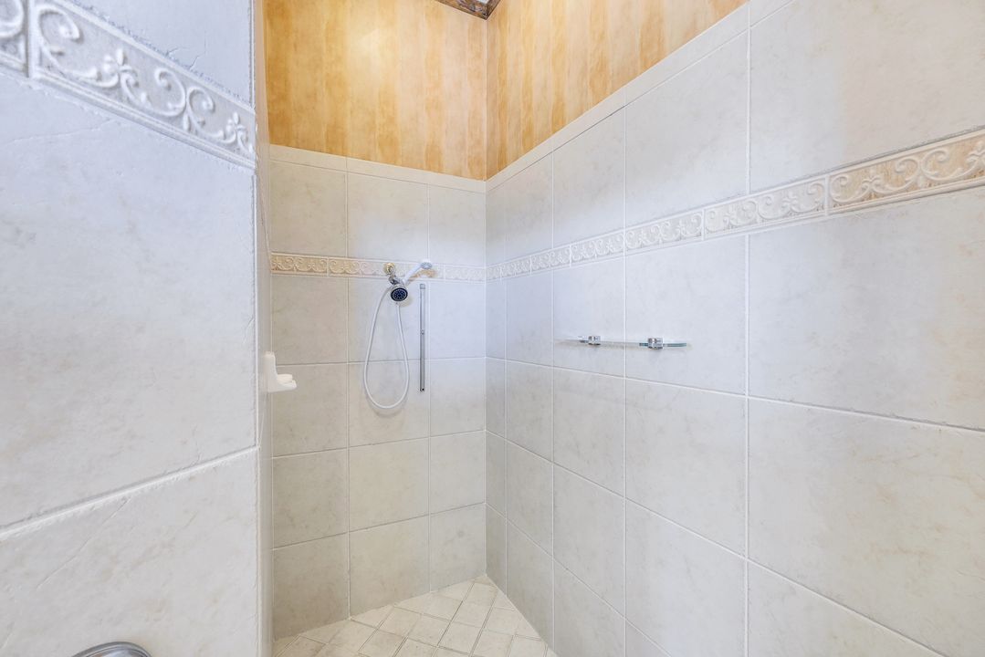 833 Swan Dr, Marco Island, FL 34145