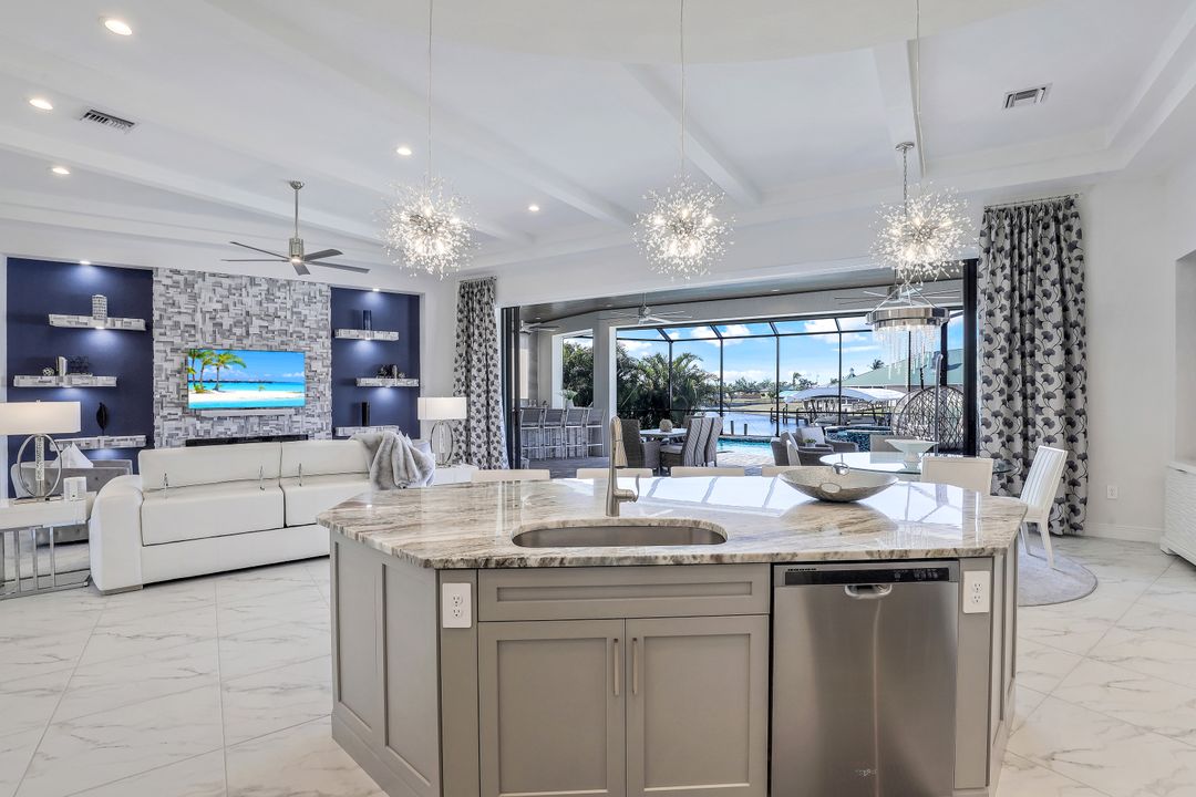 3518 Oasis Blvd, Cape Coral, FL 33914