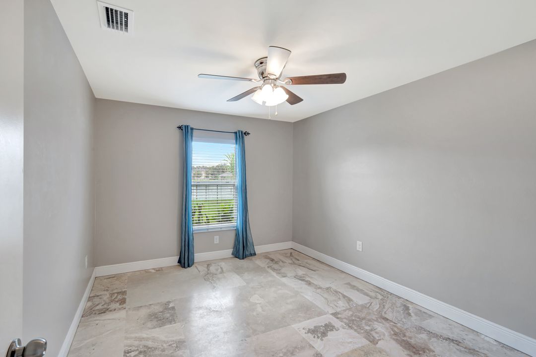 10337 Canal Brook Ln, Lehigh Acres, FL 33936