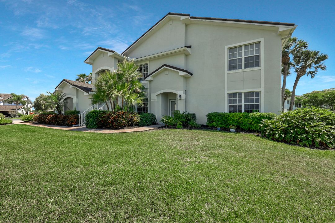 5877 3 Iron Dr #702, Naples, FL 34110
