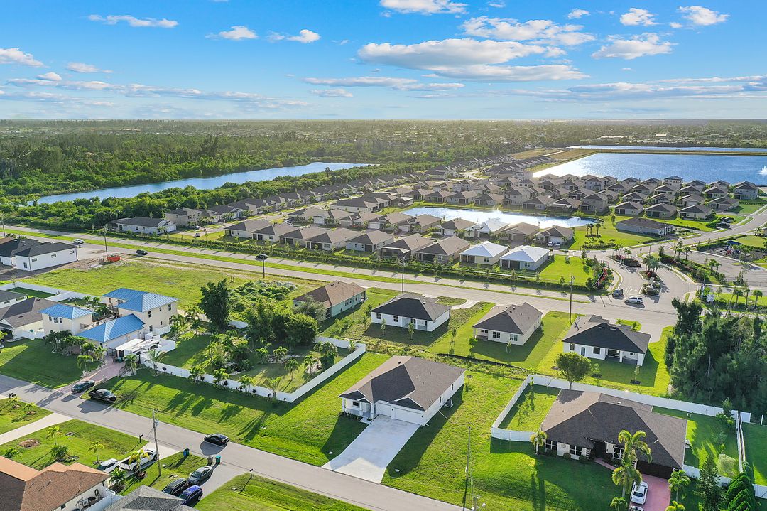 428 NW 7th Pl, Cape Coral, FL 33993