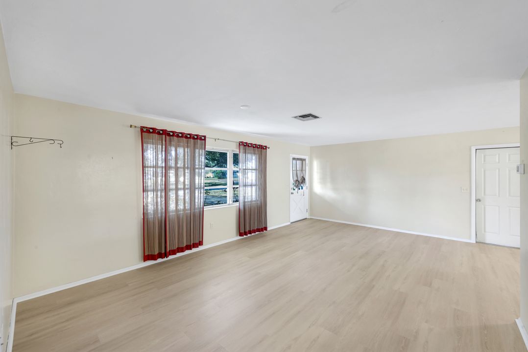 8760 Dartmouth St, Fort Myers, FL 33907