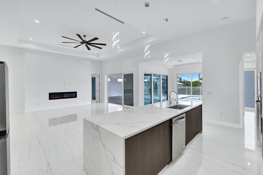 2029 SW 41st St, Cape Coral, FL 33914