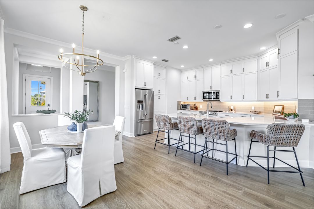8878 Yucatan Ct, Naples, FL 34112