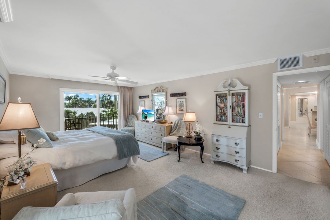 3399 Gulf Shore Blvd N #203, Naples, FL 34103