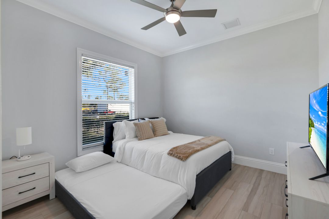 90 22nd Ave NW, Naples, FL 34120