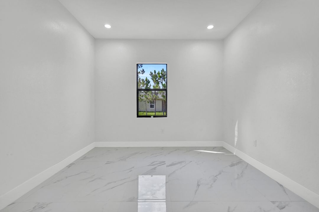 5085 NE Tradewinds Cir, LaBelle, FL 33935