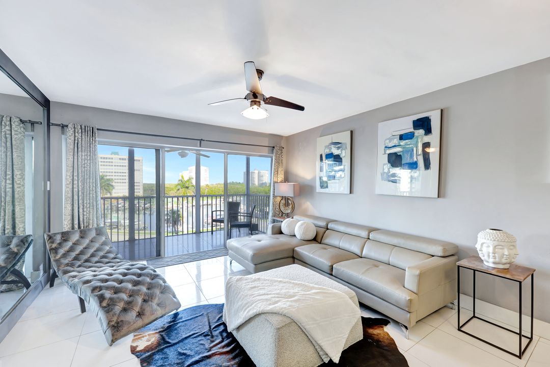 1 Bluebill Ave #503, Naples, FL 34108