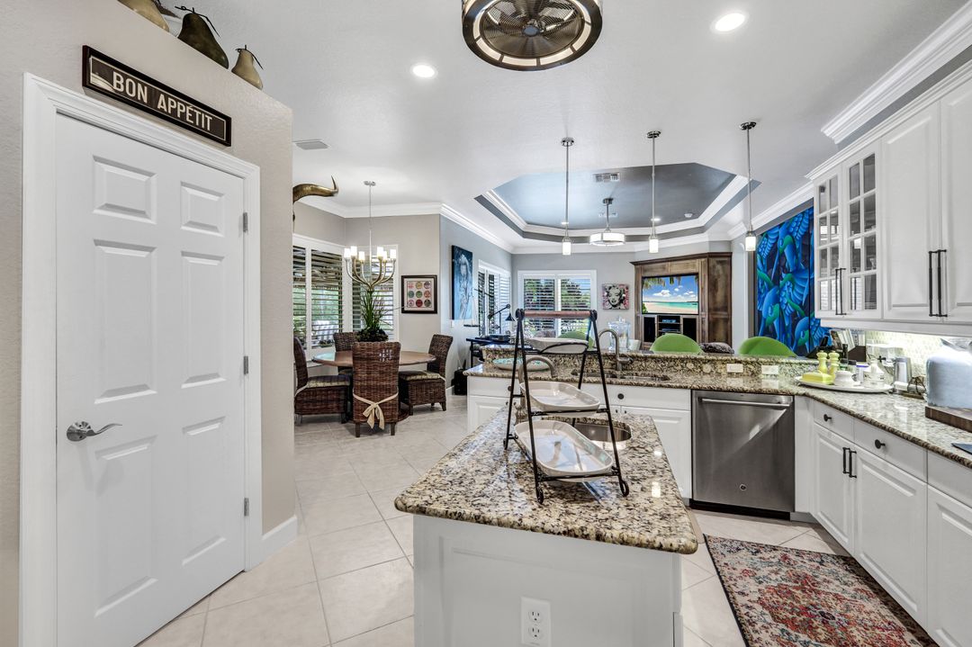 9784 Nickel Ridge Cir, Naples, FL 34120