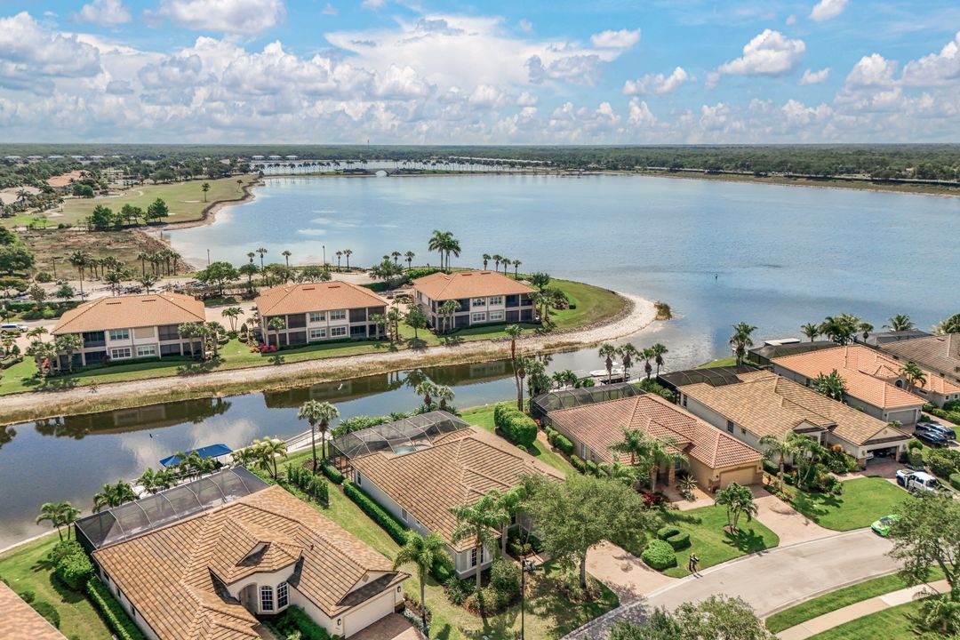 8810 Spinner Cove Ln, Naples, FL 34120