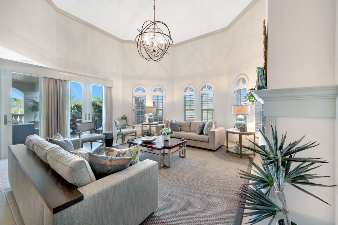 1006 5th St S, Naples, FL 34102