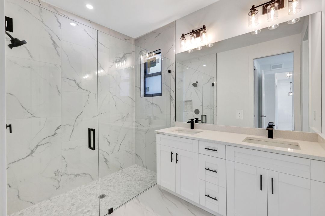 2002 East 10th Street, Lehigh Acres, FL 33936