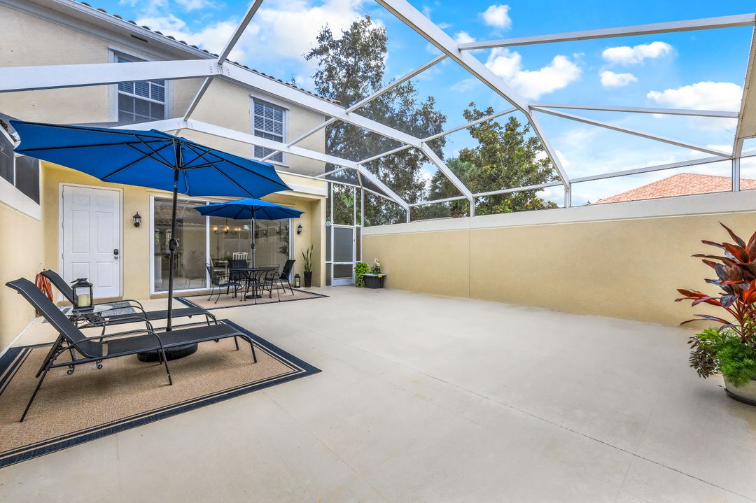 6214 Towncenter Cir, Naples, FL 34119