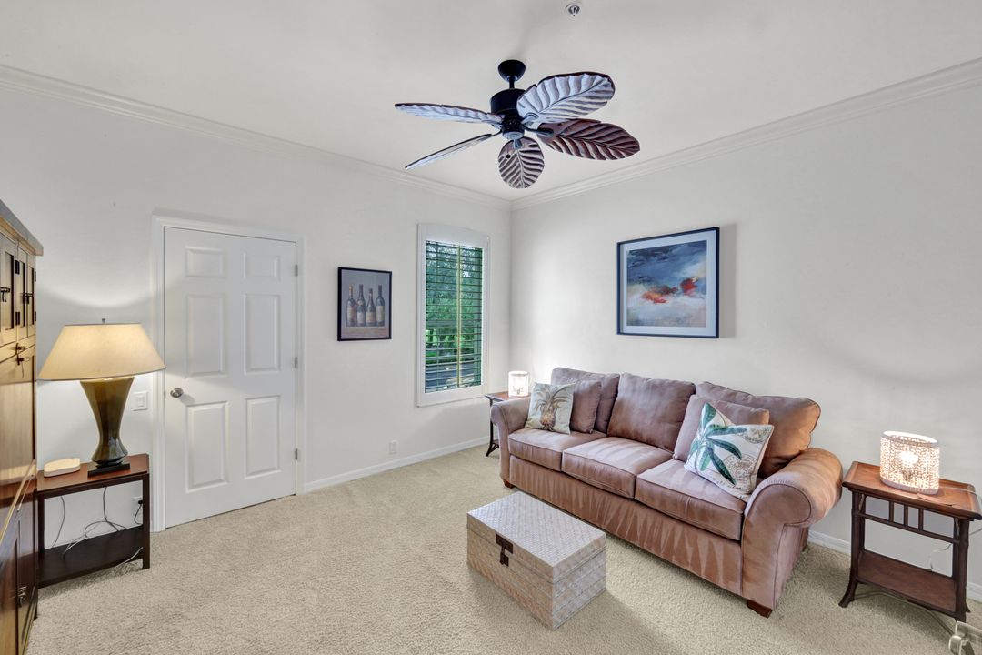 8275 Danbury Blvd #203, Naples, FL 34120