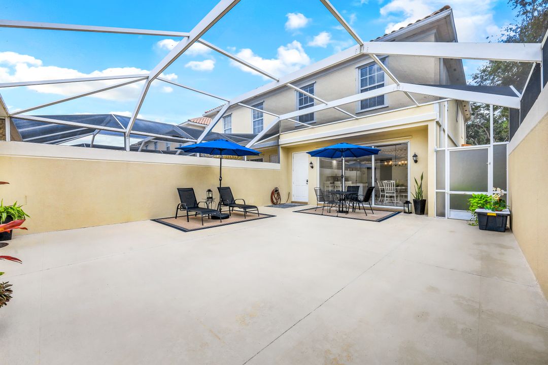 6214 Towncenter Cir, Naples, FL 34119