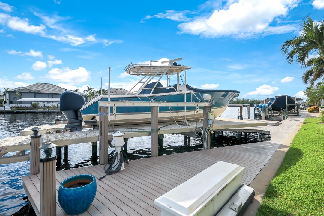 1506 Hermitage Ln, Cape Coral, FL 33914