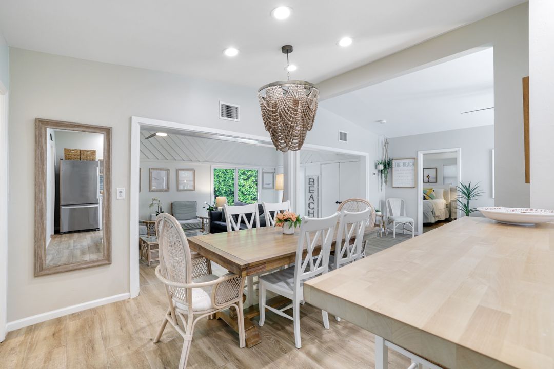 1971 Holiday Ln, Naples, FL 34104