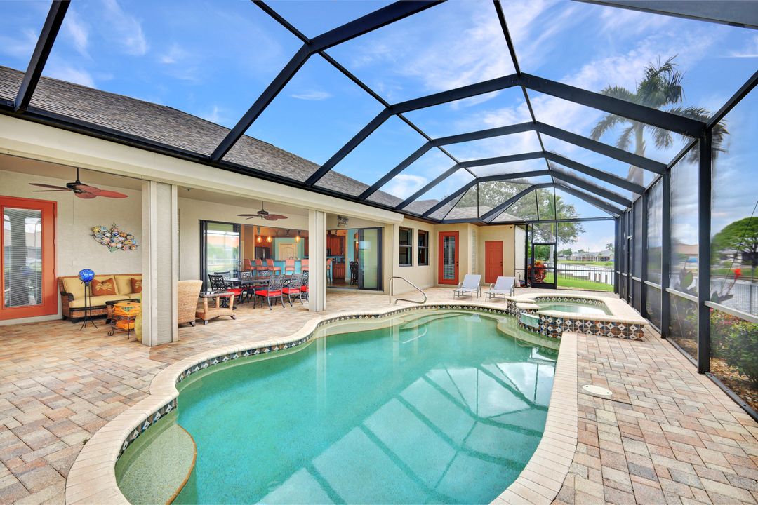 2033 SE 7th St, Cape Coral, FL 33990