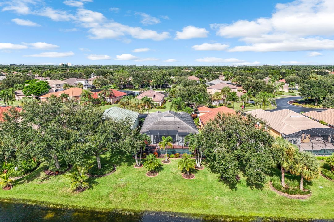 20050 Rookery Dr, Estero, FL 33928