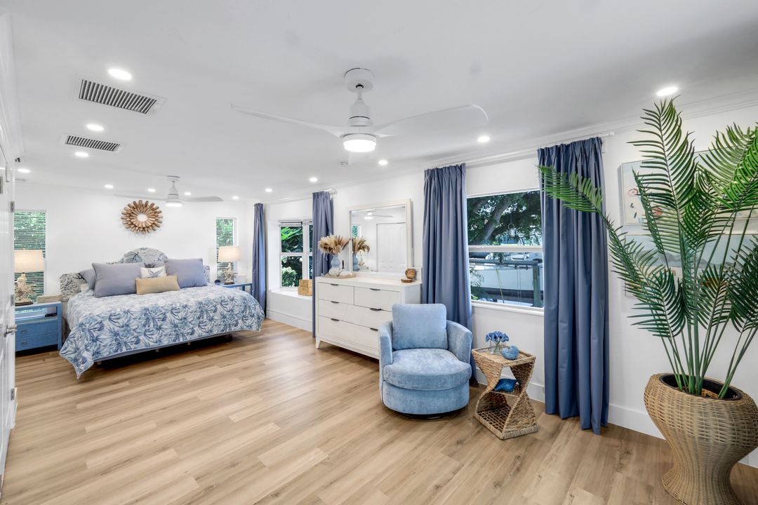 915 Pecten Ct, Sanibel, FL 33957