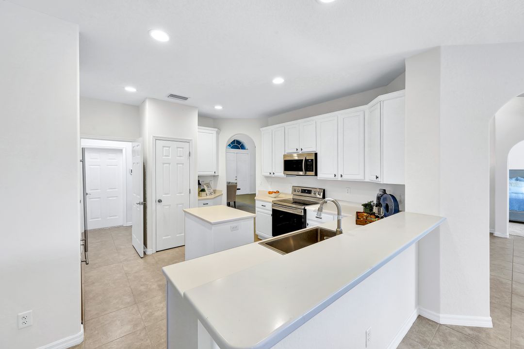 3967 Ruxton Rd, Naples, FL 34116