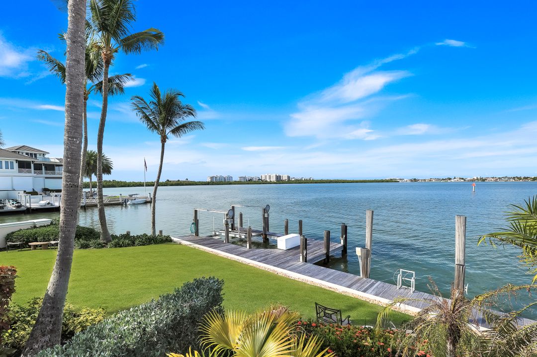 490 Renard Ct, Marco Island, FL 34145