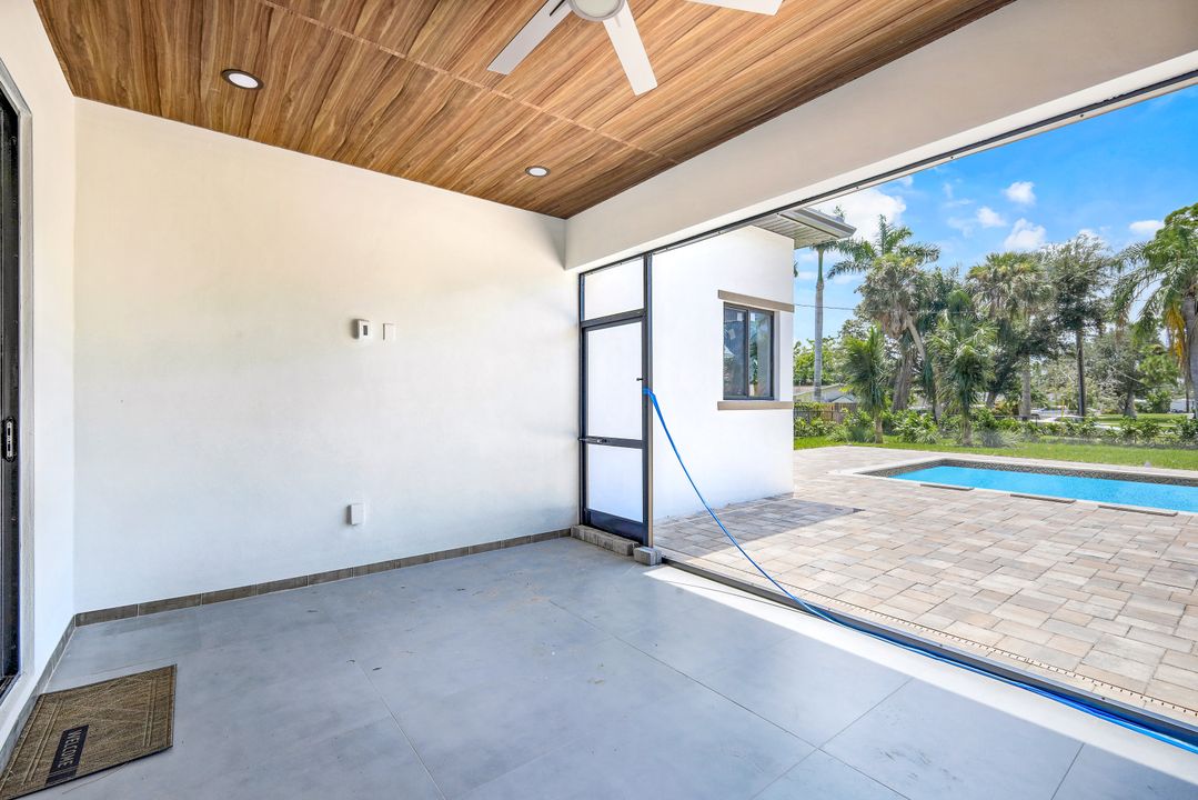 1332 Longwood Dr, Fort Myers, FL 33919