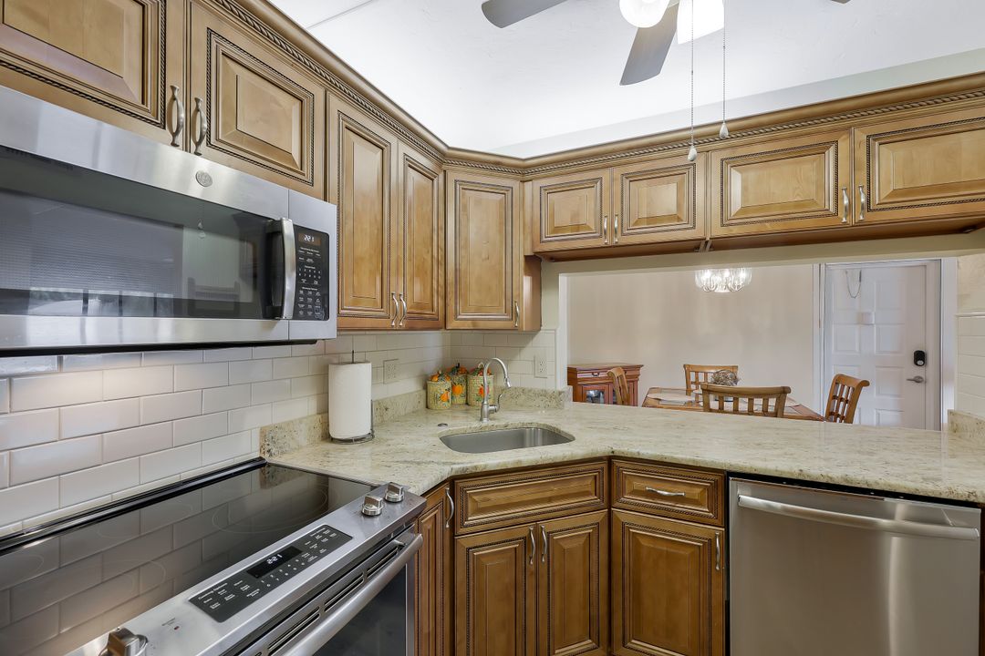 4071 Lakeside Club Blvd #3, Fort Myers, FL 33905