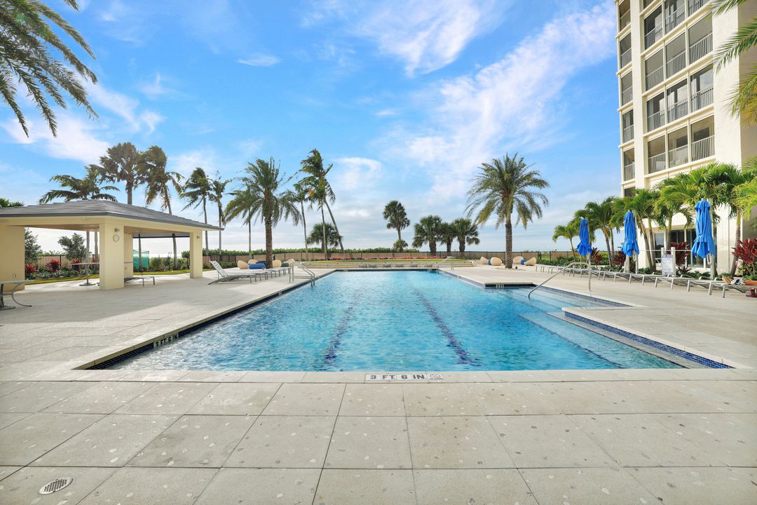 4051 Gulf Shore Blvd N #700, Naples, FL 34103