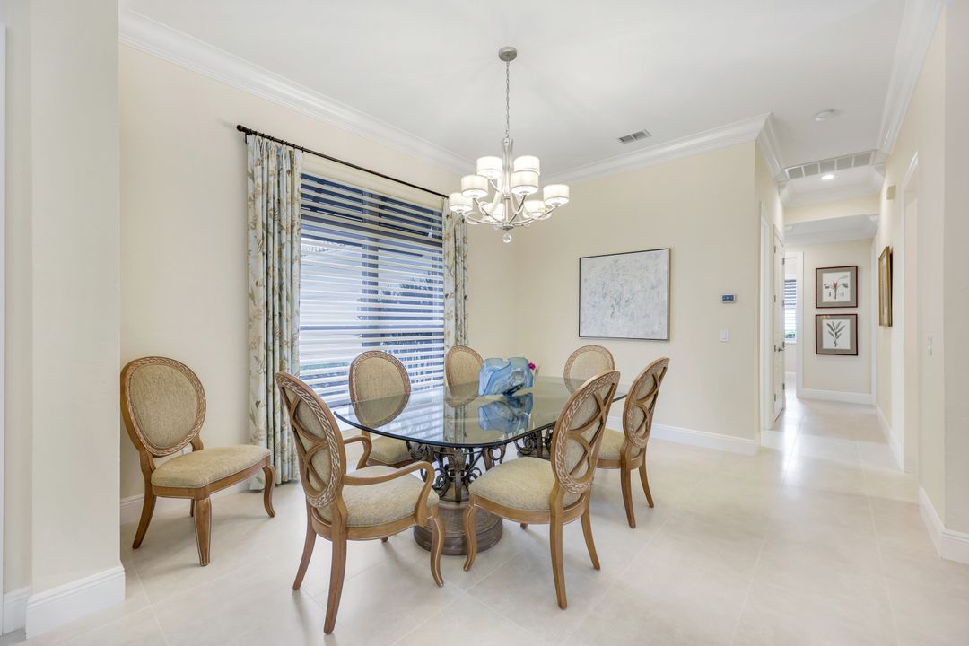 6632 Glen Arbor Way, Naples, FL 34119