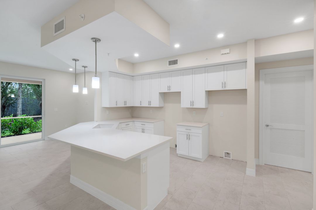 280 Antilles Wy E #101, Naples, FL 34112
