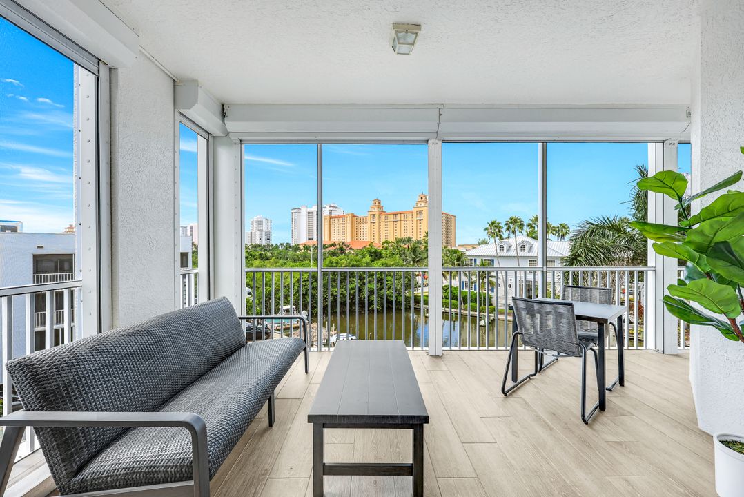 400 Flagship Dr, Naples, FL 34108