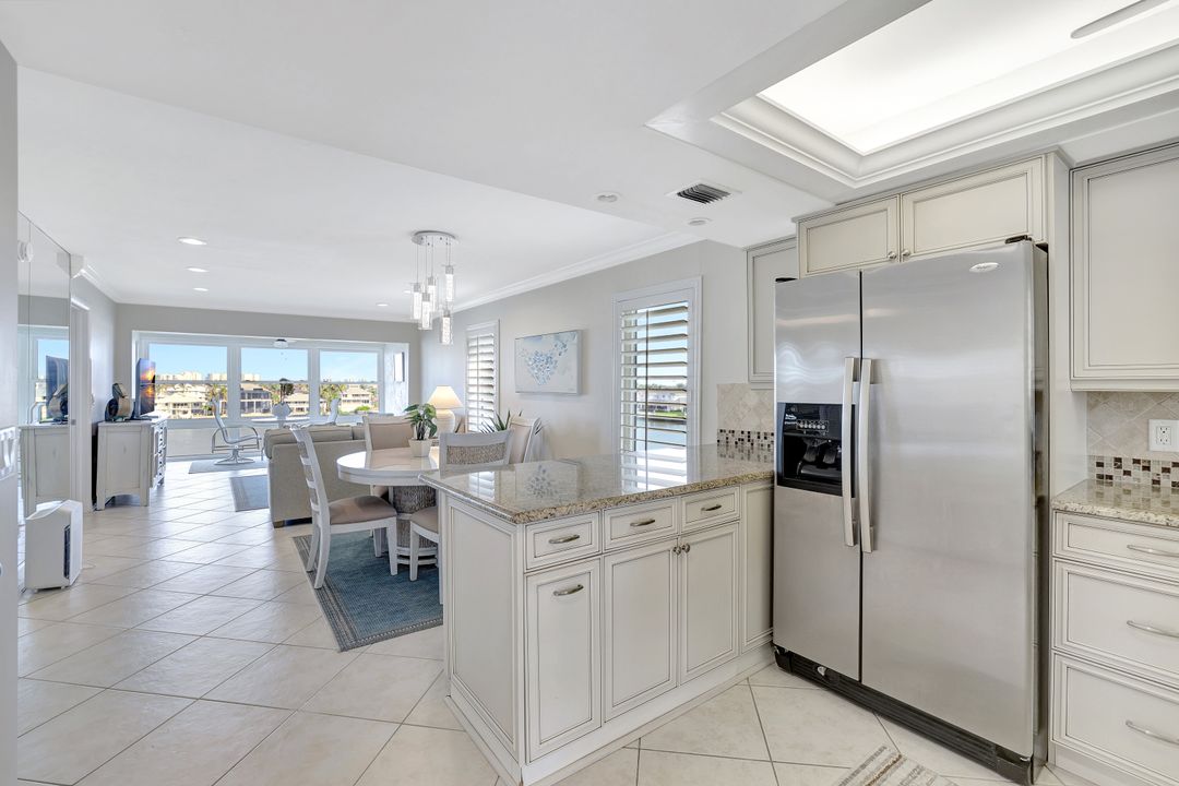 271 Southbay Dr #155, Naples, FL 34108