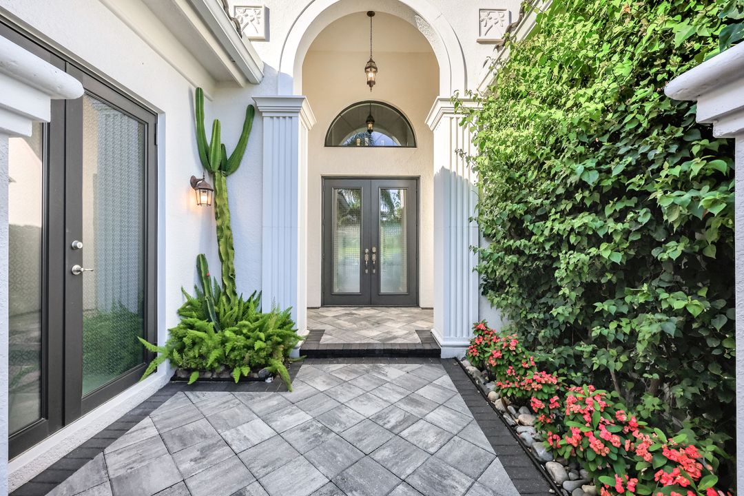 4426 Caldera Cir, Naples, FL 34119