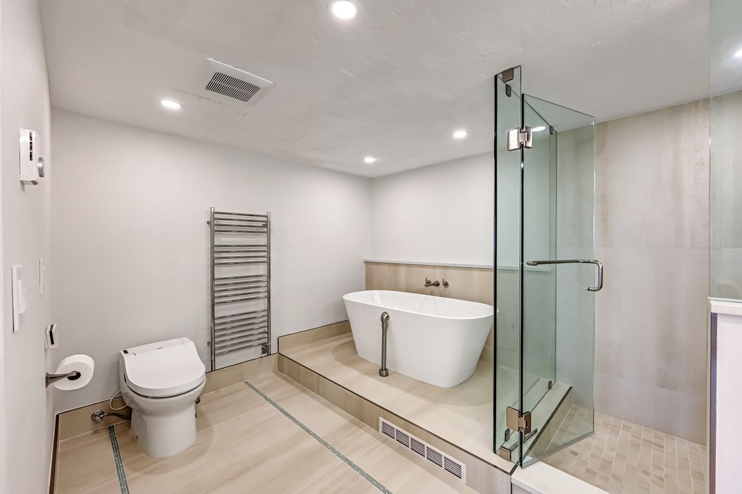 5601 Turtle Bay Dr #1102, Naples, FL 34108