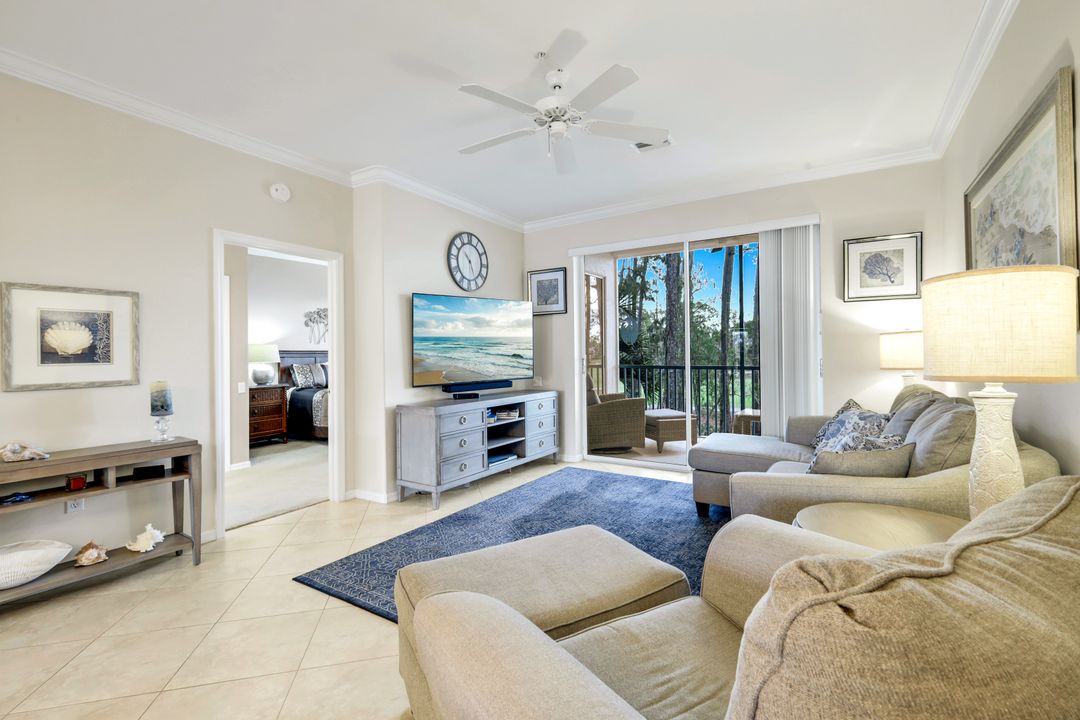 8253 Parkstone Pl #206, Naples, FL 34120