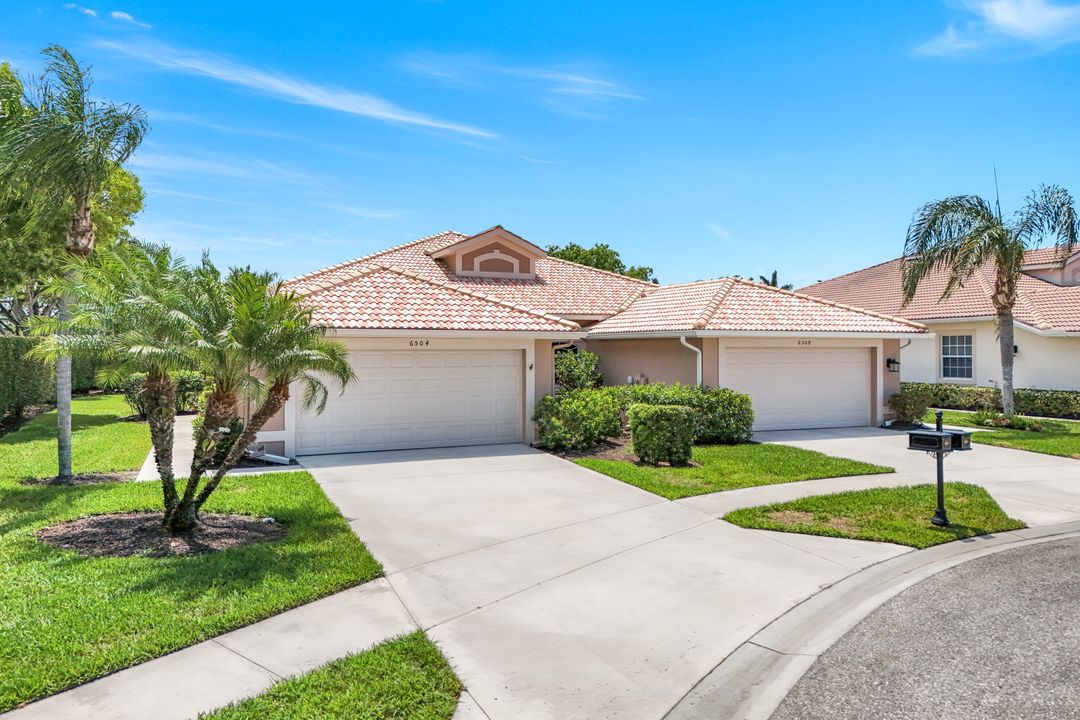6504 Castlelawn Pl, Naples, FL 34113