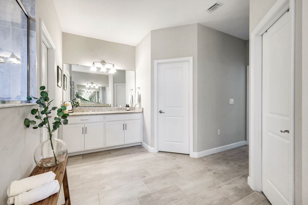11591 Canopy Loop, Miromar Lakes, FL 33913