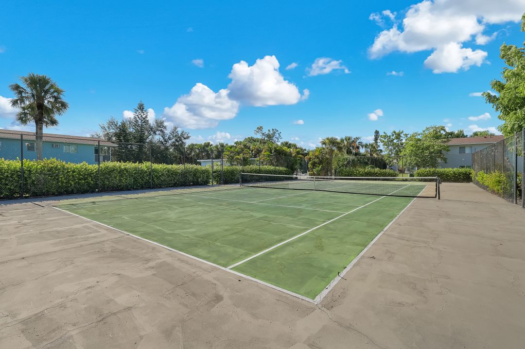 8148 Country Rd #101, Fort Myers, FL 33919