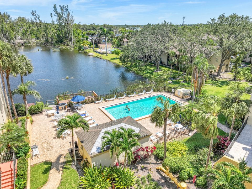 7119 Lakeridge View Court #Unit 303, Fort Myers, FL 33907